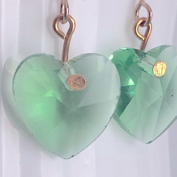 New Sparkling Glass Crystal Dangling Heart Handmade Earrings Pastel Mint Green - Picture 2 of 6
